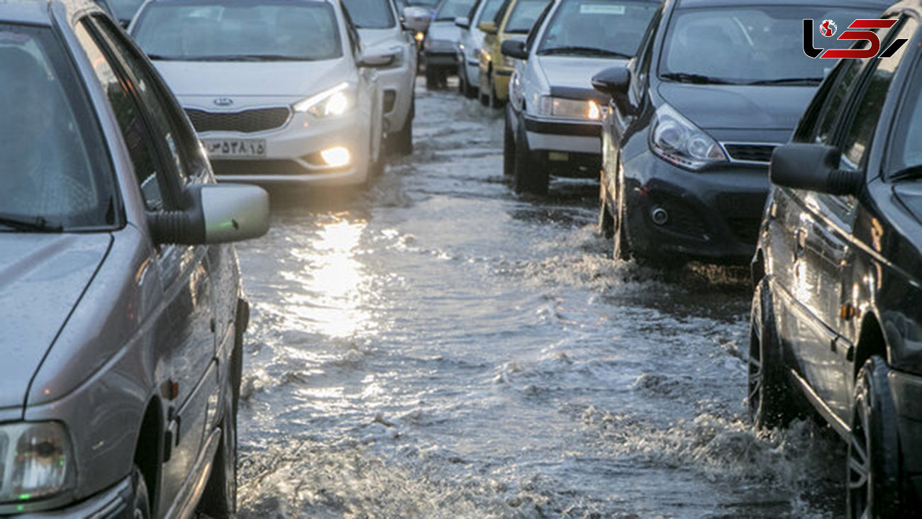 بارش باران در شمیرانات به تعدادی خودرو خسارت زد