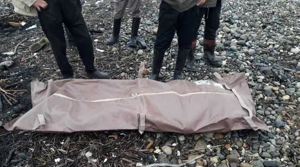 دختر 14 ساله لای پتو پیچانده شده بود / راز خانه تیمی در اراک چیست؟