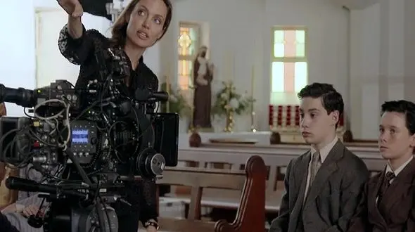 بازیگر سوپر استار در مقام کارگردان / اکران اولین فیلم خانم بازیگر