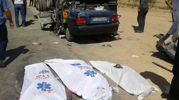 برخورد دلخراش پراید با تریلر نفت کش + عکس 