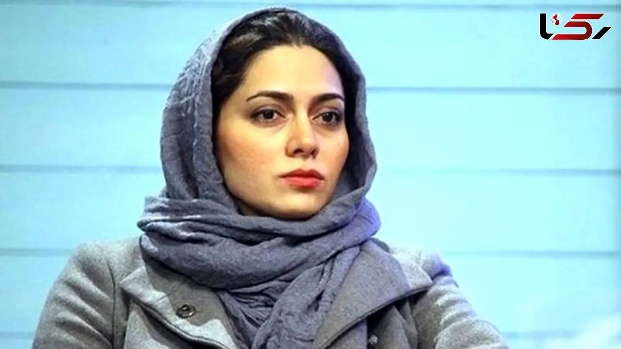 عکس؛ سفر به تاریخ؛ «پگاه آهنگرانی» در حال گفتگو با «حسن روحانی»؛ سال 1392