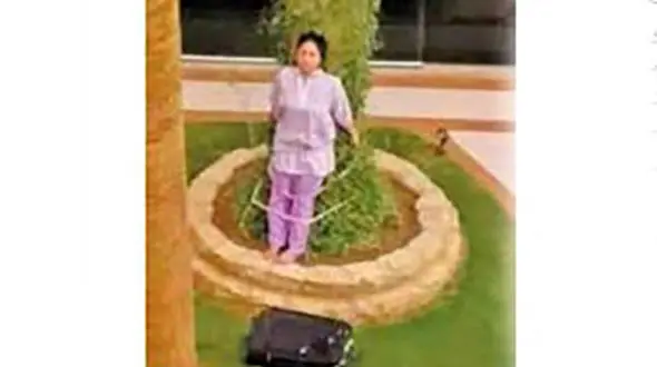 تنبیه عجیب زن خدمتکار توسط مرد سعودی + عکس