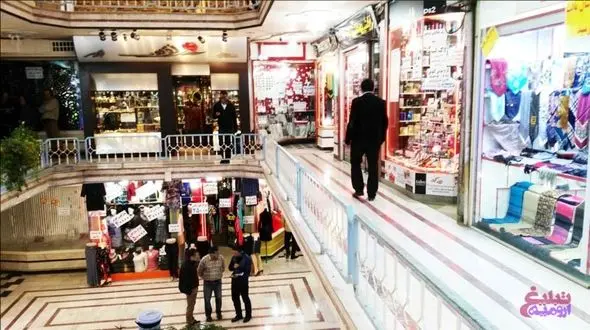 مغازه های پاساژ نور را متری 45هزار تومان به کسبه پلاسکو اجاره دادیم 