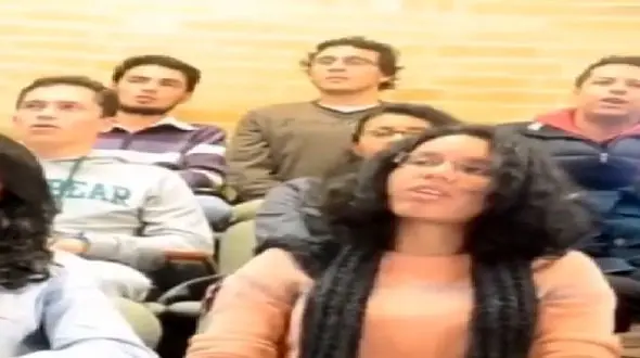 فیلم/ آواز اصیل؛ دانشجوهای خارجی جوری شیفته شجریان شدن که با جون آهنگشو خوندن چیه این بشر