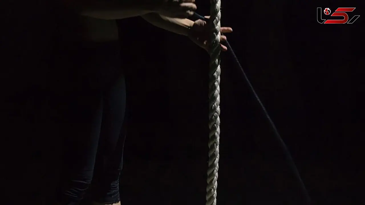 زن جوان در بیرجند خود را دار زد 