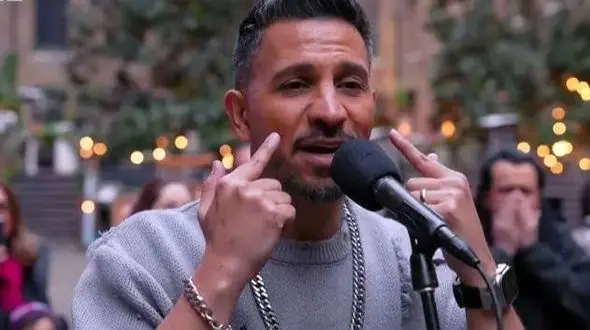 فیلم ضجه های بی امان و جگرسوز کامیار خواننده در مراسم فوت پدرش / چیدمان میز عزای باشکوه و آخرین تصویر از پدرش 