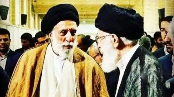 تصویری جالب از برادر رهبر معظم انقلاب در حال ورزش باستانی