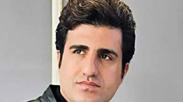 دانلود آواز باشکوه  محسن لرستانی / آهنگ قاب عکس /  بینمت همش دورمی ولی خواب و خیالی نگو رسیدیم آخرش ...