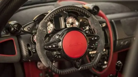 عجیب ترین فرمان های خودرو + عکس