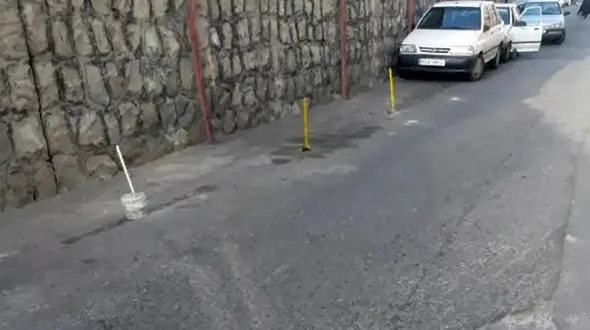 فرو کردن میلگرد در آسفالت و غصب جای پارک در تهران! / اهالی شمیران نو: ما امنیت روانی و جانی نداریم + فیلم