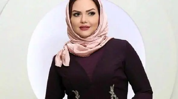 اولین مجری زن در ورزشگاه آزادی را بشناسید / عکس