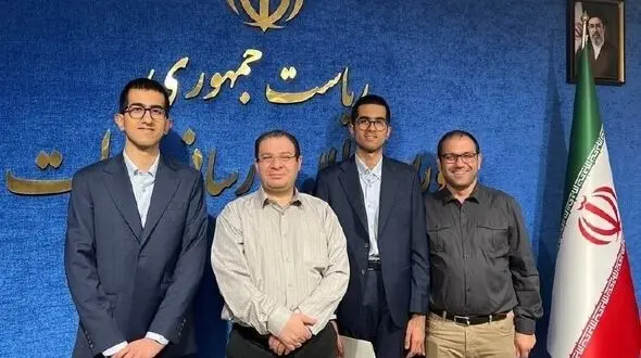 از رتبه‌های ۳ و ۱۱ کنکور تقدیر شد؛ مطالبه نخبگان جوان برای اصلاح آموزش