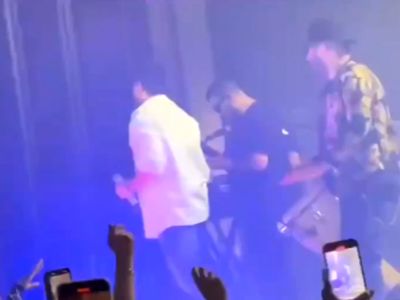 بمب وایرال شده سهراب پاکزاد با آهنگِ کاش تو رو زودتر می دیدم خوشگل مو مشکی، در کنسرت کانادا +فیلم