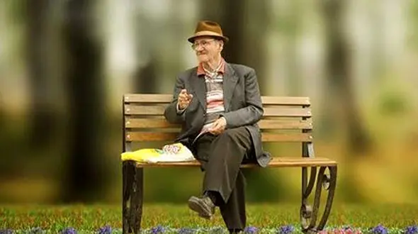 بازنشستگان، دم خروس را باور کنند یا قسم حضرت عباس را؟!