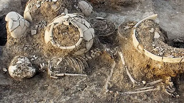 کشف عجیب ترین گنج طلایی با دستگاه فلزیاب ! / باور نمی کردم در منطقه خودمان پیدا کنم !