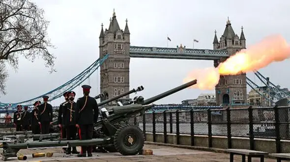 شلیک 41 توپ در بریتانیا + فیلم