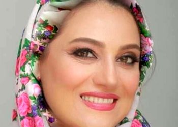 فیلم / شبنم مقدمی: داشتم به مژده لواسانی اورد میدادم که امام رضا (ع) هوامو داره، دیدم کفشامو بردن!  /  با دمپایی آبی از حرم رفتم تا هتل!