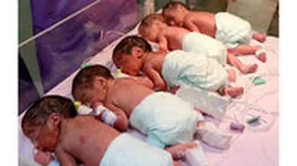 پرداخت مستمری به خانواده چندقلوها
