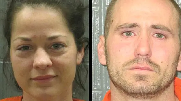 کار غیر انسانی زوج جوان در مقابل چشمان فرزندانشان در خودرو + عکس 