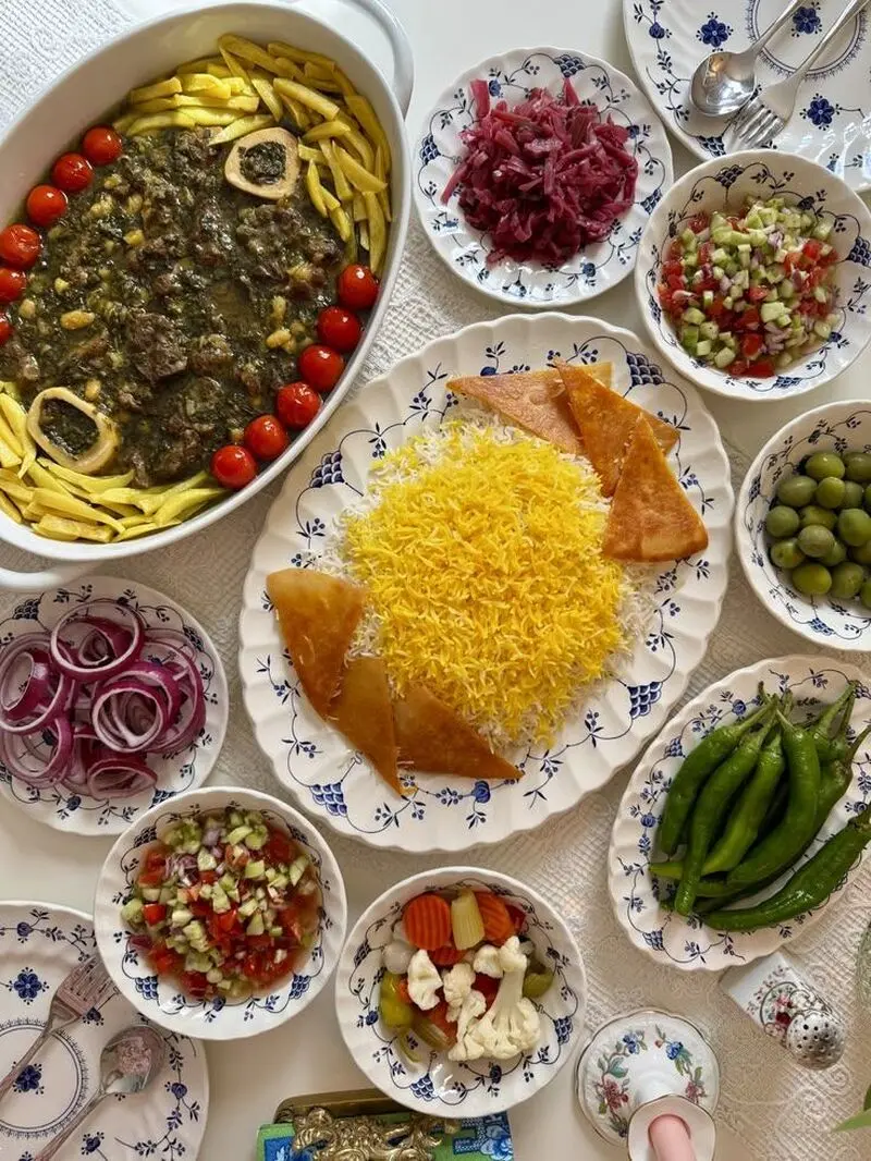 دیزاین تزیین میز شام عروس