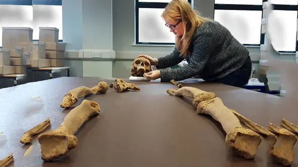 کشف جسد کشیش مشهور قرون وسطی در بریتانیا