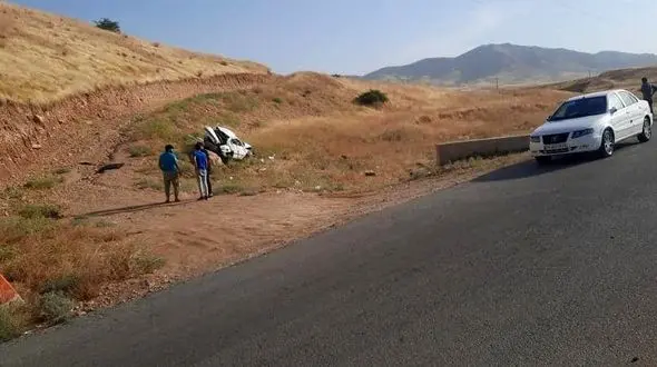 واژگونی خودرو مربیان پیش دبستانی دختر باغ‌ملک که برای تجمع به اهواز می رفتند