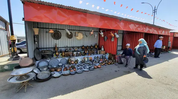 بازار خلازیر کانکسی شد / شهرداری 510 اتاق فلزی به دستفروشان خلازیر اجاره داد