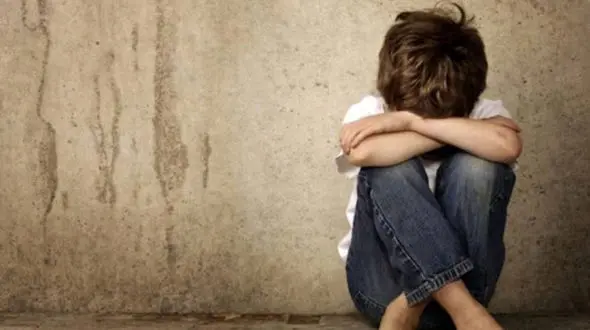 زندگی‌های اجباری کودکان زیر سقف پوشالی