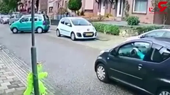 صحنه‌ای عجیب از پارک دوبل ناموفق یک خانم با خودرو + فیلم 