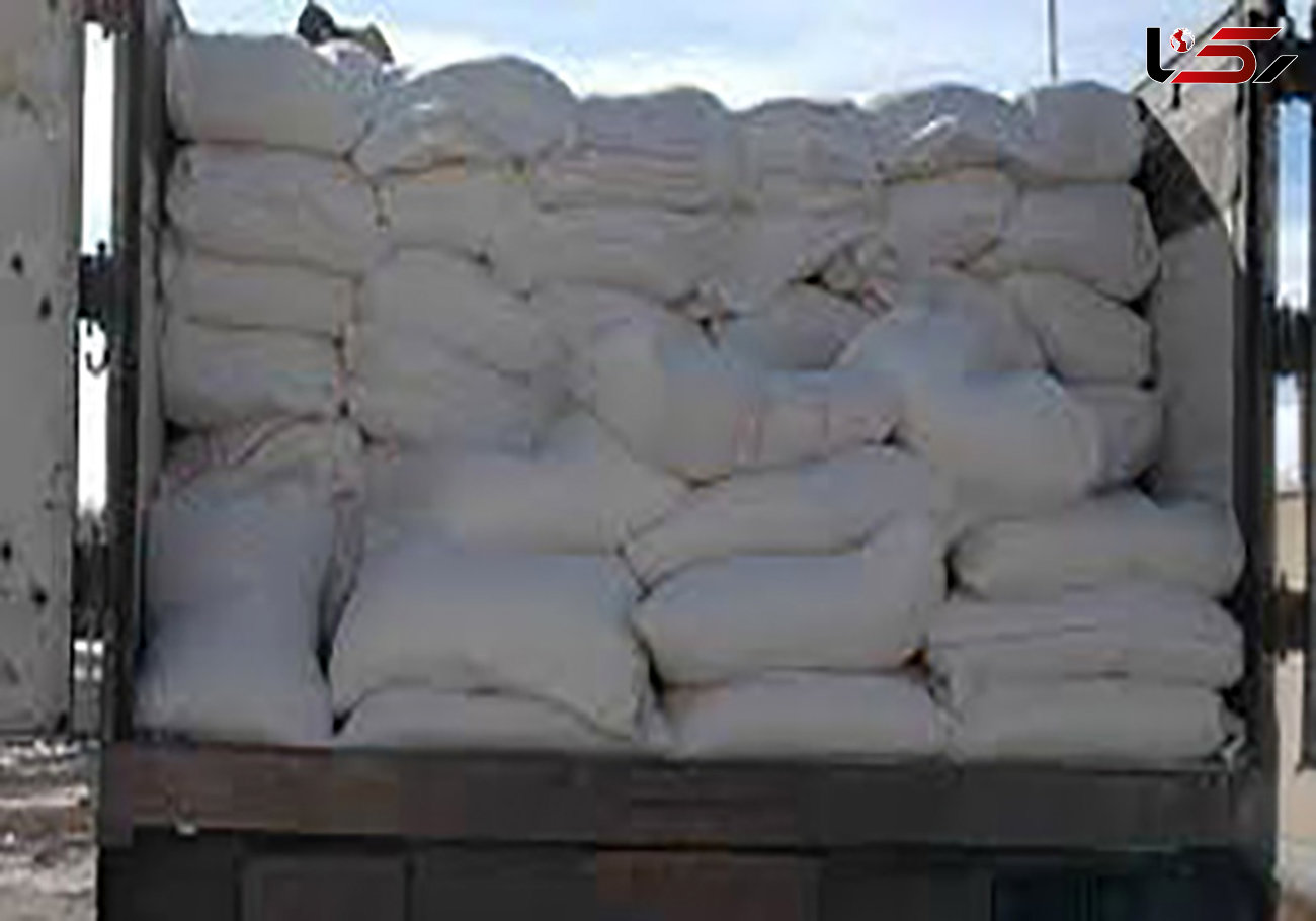 توقیف کامیون حامل آرد قاچاق در کبودراهنگ 