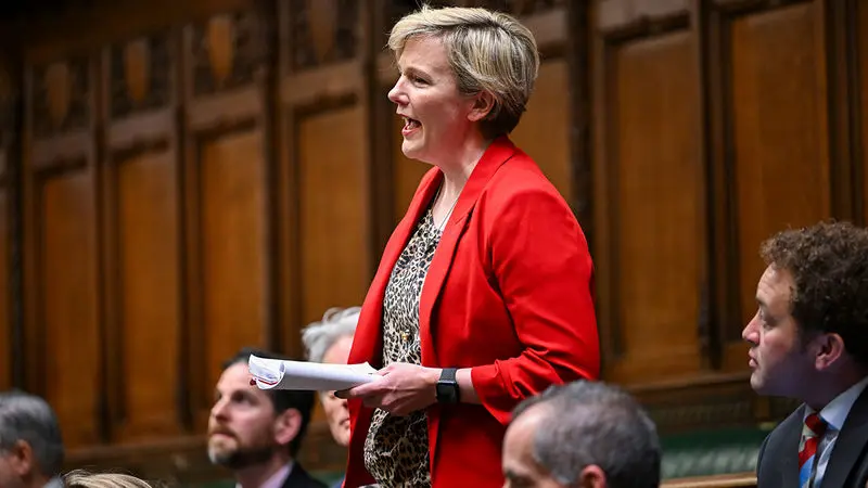 استلا کریسی_نماینده حزب کارگر انگلیس