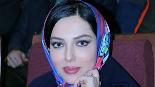 فیلم/ لیلا اوتادی : حقیقتا یا فیلم های دفاع مقدس  یا فیلم های جهانی اول و دوم میبینم 