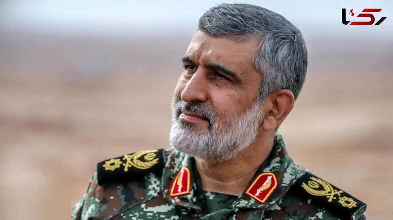 عکس سفر در زمان / سردار حاجی زاده و سردار باقری 2 سردار شهید جنگ ۱۲ روزه، هنگام کار بر روی یک موشک ایرانی / ۳۸ سال پیش