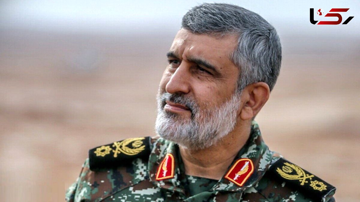 عکس سفر در زمان / سردار حاجی زاده و سردار باقری 2 سردار شهید جنگ ۱۲ روزه، هنگام کار بر روی یک موشک ایرانی / ۳۸ سال پیش