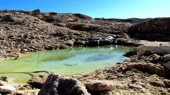 "توران پشت" چشمه عجیب استان یزد / انفجارهای معادن 500 چشمه را کور کرد + فیلم