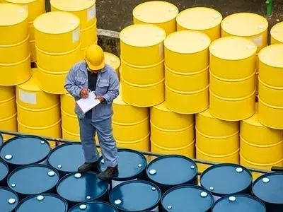 قیمت نفت از مرز ۱۰۳ دلار گذشت/ پیش‌بینی تحلیلگران از مدت زمان جنگ با ایران و تأثیرات آن بر قیمت نفت