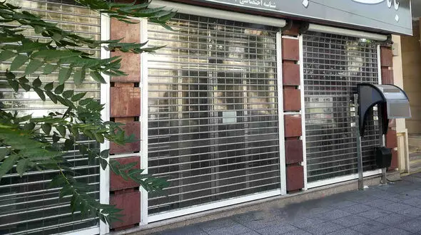 چرا کرکره برخی عابربانک ها پایین است؟ / علت کمبود پول نقد مشخص شد