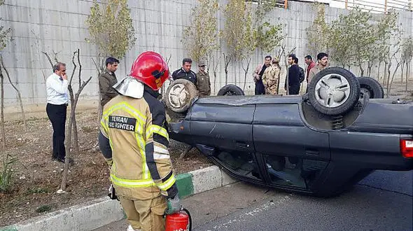 واژگونی خودرو سواری یک مصدوم بر جای گذاشت + عکس