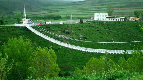 بزرگترین پل معلق خاورمیانه در مشگین شهر ایران است