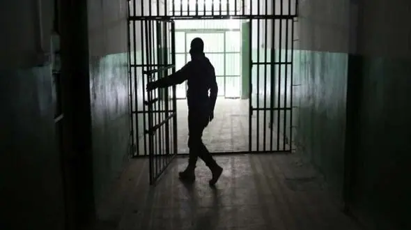 هم صورتم زخمی و زشت شد هم شوهرم طلاقم داد ! / با مینا و دوست پسرش همدست شده بودم !