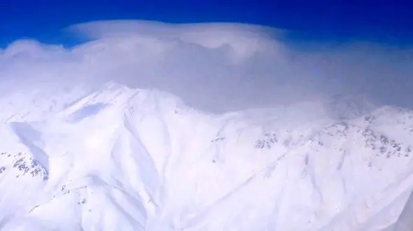 فیلم جست و جو با هلی کوپتر برای نجات یک کوهنورد! / سرنوشت نامشخص در علم کوه