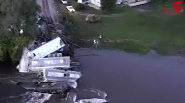 لحظه خارج شدن وحشتناک  قطار  از ریل + فیلم 