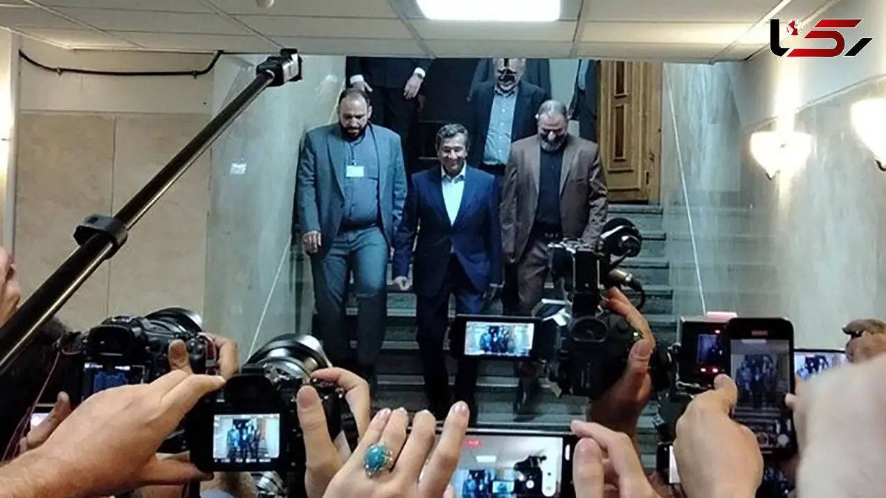همتی داوطلب انتخابات ریاست‌جمهوری شد