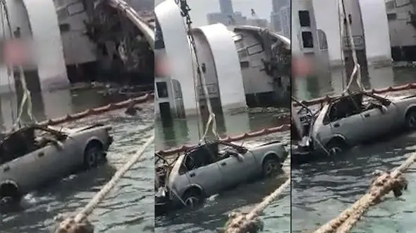 فیلمی هولناک از بیرون کشیدن جسد از داخل یک ماشین