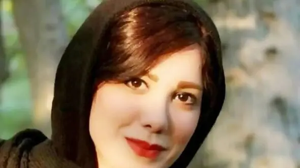 فیلم شعرخوانی پر احساس و نوستالژی باران نیکراه با حال و هوای بارانی/ باز باران با ترانه می خورد بر بام خانه، خانه ام کو خانه ات کو؟ پس چه شد کجا رفت آن خاطرات شیرین