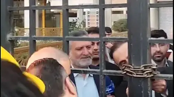 حواشی تجمع جمعی از دانشجویان و فعالان کارگری در مقابل وزارت کار 