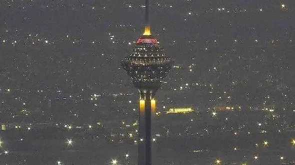 2 برج تهران در یک قاب