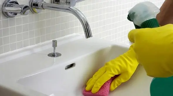 ترفندهای مقابله با باکتری ها و میکروب های سینک ظرفشویی