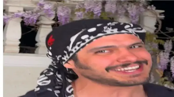 فیلم آواز باشکوه  پسر غیور لر ! / آهنگ  ار نبینومش خرابوم  را روح نواز می خواند !