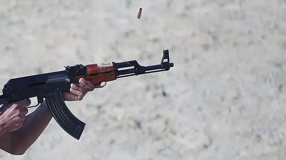 تیراندازی مرگبار پسر عموی کینه ای به 2 برادر در آبادان 